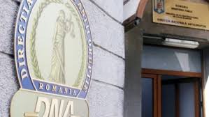 La acţiune au participat şi poliţişti din cadrul poliţiei municipiului tecuci şi jandarmi de la i.j.j. Ioan LascÄƒr Si Alexandru Radu Macovei UrmÄƒriÈ›i Penal De Dna Dcnews