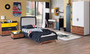 Yeşilin harika tonu ve duvara monte edilmiş raflarla parlak ve çağdaş bir yatak odası. Birbirinden Ozel Genc Odasi Modelleri Yildiz Mobilya Da Dekoloji Ev Dekorasyon Fikirleri Blogu