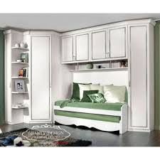 Soluzione a ponte, realizzata in abete massello finitura neve, destinata ad ospitare letto singolo e matrimoniale. Cameretta Letto A Terra Bambini Shabby Roma 5 Camerette Bambini
