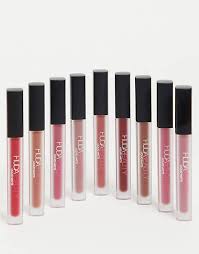 Apply artist liquid matte all over the lips with brush #300 for thin lips or brush #174 for bigger lips. Huda Beauty Liquid Matte Lipstick Trendsetter Asos