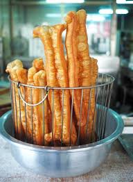Cara membuat cakwe asin goreng renyah dan sederhana. Gurih Manis Pedas Si Cakwe Jumbo Khas Medan