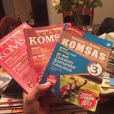 Mohd helmi ahmad, seorang guru dan penulis. Buku Komsas Tingkatan 1 2 Dan 3 Books Stationery Books On Carousell