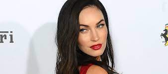 Il tuo è un sottotono caldo, con la pelle scura o olivastra. Occhi Verdi Capelli Neri Un Trucco Sexy Come Megan Fox Vogue Italia