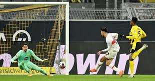 Darstellung der heimbilanz von vfb stuttgart gegen borussia dortmund. Nicolas Gonzalez Scores For Stuttgart In 5 1 Win Vs Borussia Dortmund Mundo Albiceleste