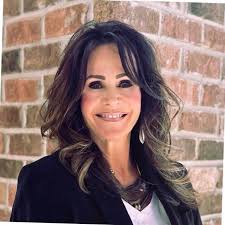 Lisa Prunty's Instagram, Twitter & Facebook