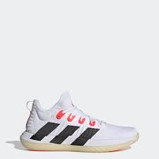 Med et par håndballsko får de små dermed de beste. Handballsko Adidas No