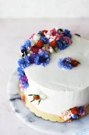 Modeling chocolate has become a basic cake decorating recipe with so many possibilities. How To Decorate A Cake With Flowers