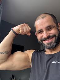 Fit over 40 crew: Drop a gym picture & your age 🦾