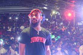 On this song, highway kaywise is teaming up with penthauze music's boss, phyno, who delivered an amazing joint. Phyno Fino Facebook