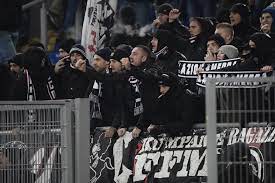 Das klubradio um die wechselnden kommentatoren lars weingärtner, christopher damm, bartosz niedzwiedzki. Eintracht Frankfurt Fans Attacked In Kyiv By Unidentified Persons Five People Injured Kyivpost Ukraine S Global Voice