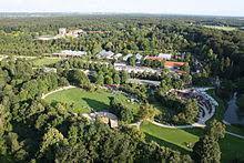 Sehr beliebt ist der an einigen sommerabenden stattfindende lichterzauber mit. Botanischer Garten Augsburg Wikipedia