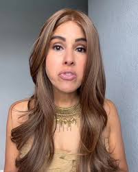 Equal parts sassy and stunning! 👏 @hemarton1 is turning heads wearing the  coveted Wavy Day wig in SS17-23. Have you tried this style yet? Find Wavy  Day in your favorite shade: https://bit.ly/3ueZ4ga