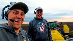 We love the season! @dodge.boy.dougo #larsonfarms