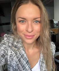 Shop even better makeup from clinique. Clinique Even Better Refresh Hydrating And Repair Foundation Review On A Beauty Bender