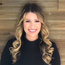 Lisa Pellerito's Instagram, Twitter & Facebook