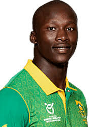 Compare Sir Wes Hall and Dwight Washington players