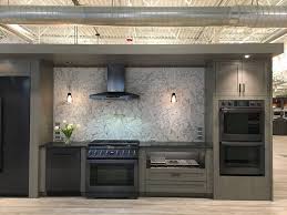 Best Affordable Cheap Kitchen Appliance Packages From 1 699 4 999 In 2020 Black Stainless Steel Appliances Black Stainless Appliances Kitchen Appliance Packages