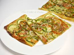 Ingredientes sencillos y un gran sabor. Coca De Hojaldre Con Verduras Y Queso Mis Cosillas De Cocina