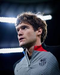 Alonso apologized to his teammates after the match for his error that lead  to Lucas Hernandez's headed goal. Xavi and the players applauded him for  his performance. [Diario AS]