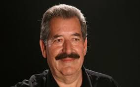 Είναι φορές που τα λόγια είναι πολύ λίγα για να περιγράψουν κάποιους ανθρώπους. Manwlhs Kaklhs Pe8ane O Gnwstos Krhtikos Tragoydisths Tilegrafimanews