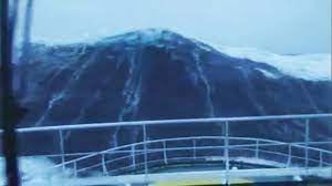 100 Foot Wave Smashing A Ship Wordlesstech Waves Giant Waves Big Waves