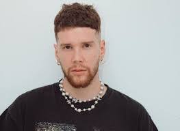 David Escobar's Instagram, Twitter & Facebook