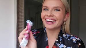 Отзывы о gillette, venus, skinelixir, sensitive, 3 disposable razors. Product Review Get Summer Ready With Schick Hydro Silk Trimstyle Youtube