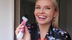Отзывы о gillette, venus, skinelixir, sensitive, 3 disposable razors. Product Review Get Summer Ready With Schick Hydro Silk Trimstyle Youtube