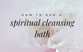 Gather the mint leaves and moss agate in a small bag/sachet. The Correct Way To Have Spiritual Cleansing Baths