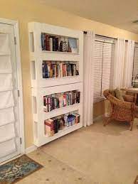 Schreibtisch aus einer palette bauen ». Amazing Uses For Old Pallets 20 Pics Diy Pallet Furniture Pallet Furniture Pallet Bookshelf
