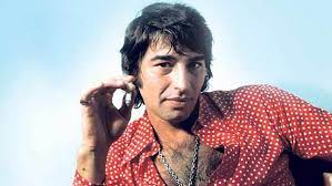 A 80 años de su nacimiento. Sandro: el pibe de barrio que nunca renegó de  sus inicios