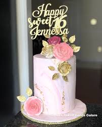 6 Chocolate Subtle Marble Fondant Base With Gum Paste Flowers And Fondant Gold Leaves Yaa S Baked Goods Galore