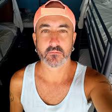 Shalom Everyone! My name is Lior, im 44, born in Panama , i have an israeli  background , and im a proud father of 2 gorgeous boys. ד"ש חם לכולם!