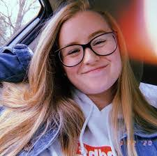 Nicole Enlow's Instagram, Twitter & Facebook