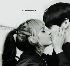 Blackpink Ciuman Korean Idol