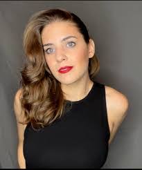 Hannah Mcgovern's Instagram, Twitter & Facebook