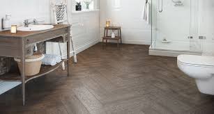 Fliesen In Holzoptik Sind Trendy Und Besonders Pflegeleicht Im Bad Serie I Love Wood Von Fliesen Holzoptik Bad Holzfliesen Badezimmer Badezimmereinrichtung