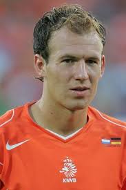 Arjen robben, 37, uit nederland fc groningen, sinds 2020 rechtsbuiten marktwaarde: Adalrl Ytwa8am