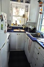Untuk kamu yang menginginkan dapur minimalis dengan tampilan yang lebih jendela kaca ini akan membuat penampilan dapur minimalis kamu semakin menarik. 24 Desain Dapur Minimalis 2x3 Kecil Yang Fungsional
