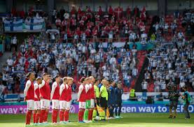 Christian dannemann eriksen (danish pronunciation: Schock Bei Der Em 2021 Dane Eriksen Kollabiert Auf Platz Spiel Unterbrochen Fussball Stuttgarter Nachrichten