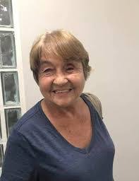 Kelly Nall's Instagram, Twitter & Facebook