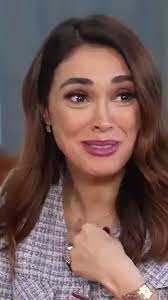 Peruğunu Fırlattı!