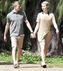 Elizabeth Smart Shows Off Her New Husband And New Ring After Their Hawaiian Wedding Elizabeth Smart Husband Hawaiian Wedding