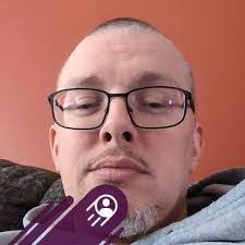 Linda Zarr's Instagram, Twitter & Facebook