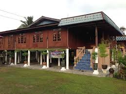 Saya adalah anak pertama dari sebuah keluarga yang serba berkecukupan walaupun tidak kaya raya. Homestay Langkap Perak Penginapan Rumah Kampung Yang Unik Cari Homestay