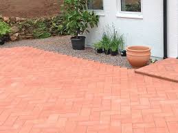 45 degree herringbone paving this is a demonstration showing how to set out and lay a 45 degree herringbone pattern in paving. Herringbone Pattern For Patio Or Path Inspiration