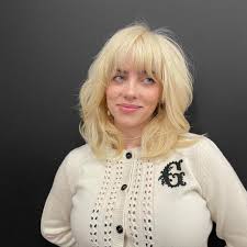 Billie eilish smiling cute wallpapers smile instagram singer lish eye hair celebrity burritos vegan sakshi wallpapersafari alpha doll wattpad does. Billie Eilish Looks Unrecognizable With Platinum Blond Hair And Preppy Cream Cardigan Sweater After Major Makeover