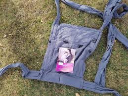 On A Teste Le Porte Bebe Evolu Bulle Echarpe De Portage Preformee De Neobulle En 2020 Porte Bebe Echarpe De Portage Porte Bebe Babybjorn