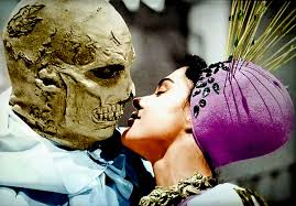 💀💜 Love you to death. Vincent Price and Virginia North in The Abominable  Dr. Phibes (1971).