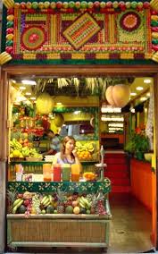 Tienda De Verduras Europea Buscar Con Google Juice Bar Interior Juice Bar Design Fruit Shop